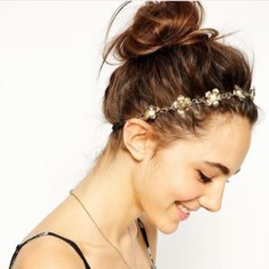 Gold Flowers Pearl Center Black Elastic Headband